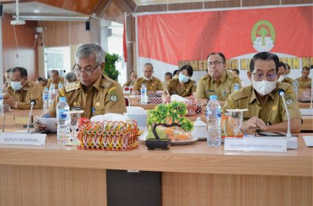 SEKRETARIS DPRD KETAPANG IKUTI  COACHING CLINIC SAKIP BAGI PEJABAT PIMPINAN TINGGI PRATAMA DI LINGKUNGAN PEMERINTAH KABUPATEN KETAPANG TAHUN 2022