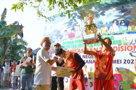 Penutupan Perlombaan Sampan Tradisional oleh Komunitas Melayu Berbudaya