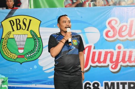 Ketua DPRD Kabupaten Ketapang Ke Juaran Bulu Tangkis Open 2023