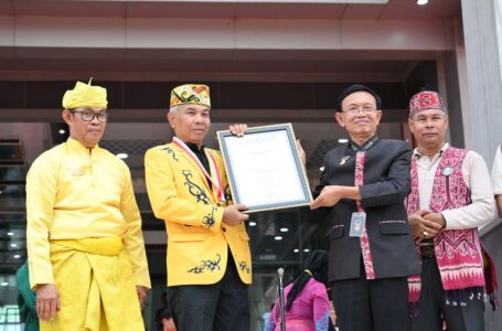 Pagelaran Tari Putri Junjung Buih Napak Tilas Ketapang 2023