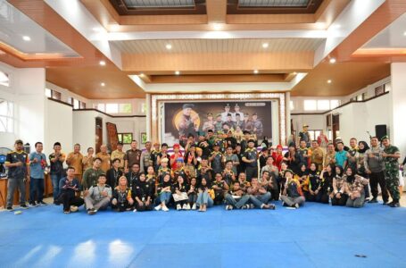 Festival pencak silat tradisional Kabupaten Ketapang yang memperebutkan piala Pendekar Wira Utama resmi ditutup