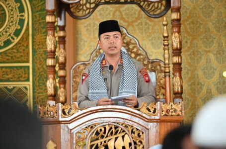 Sholat Jumat di Masjid Al – Muhajirin