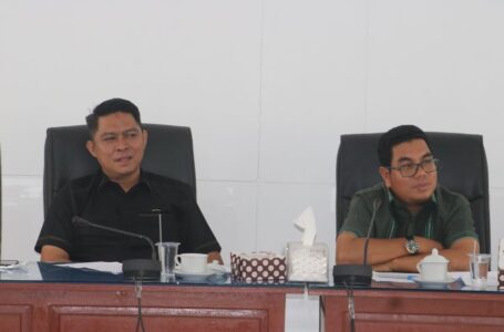 KOMISI II DPRD ADAKAN RAPAT KERJA DENGAN OPD DAN BULOG