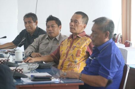 KOMISI II DPRD ADAKAN RAPAT KERJA DENGAN PLN KETAPANG