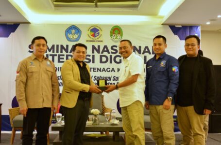 Ketua DPRD Ketapang Tutup Seminar Nasional Literasi Digital