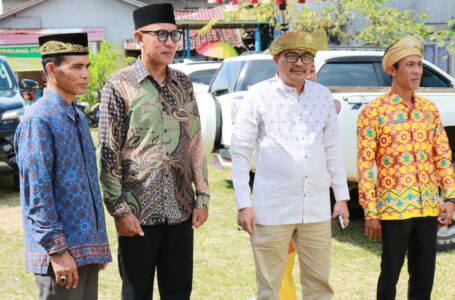 KETUA DPRD HADIRI KEGIATAN SAPAT TAHUN DAN DO’A AKASYAH DI DESA NEGERI BARU