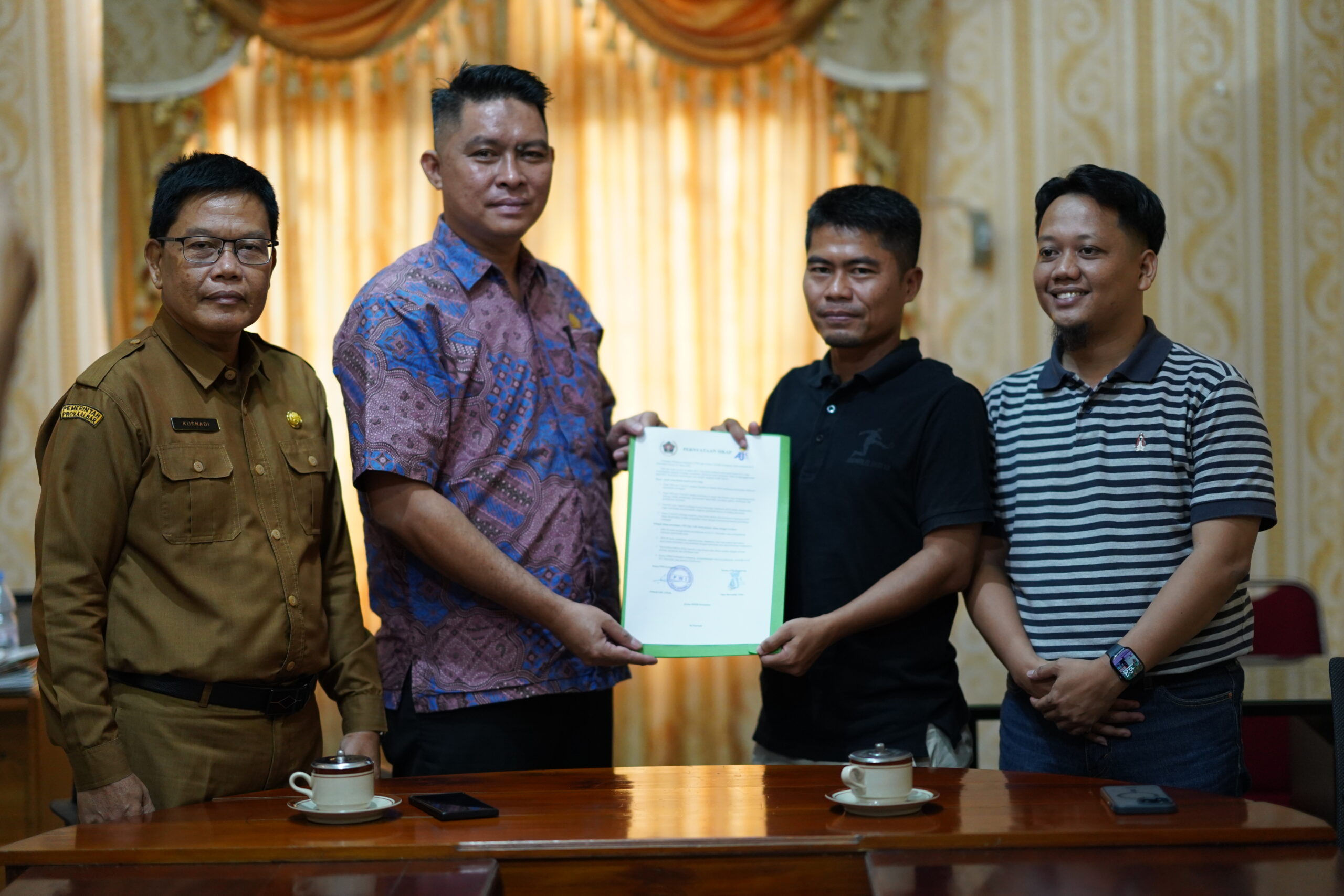 Ketua Komisi II DPRD Ketapang Terima PWI dan AJK Ketapang