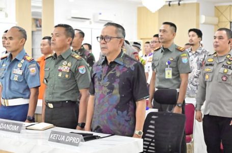 Ketua DPRD Ketapang diwakili H. Mathoji, S.E Hadiri Rapat Koordinasi Lintas Sektoral Operasi Ketupat Kapuas 2025