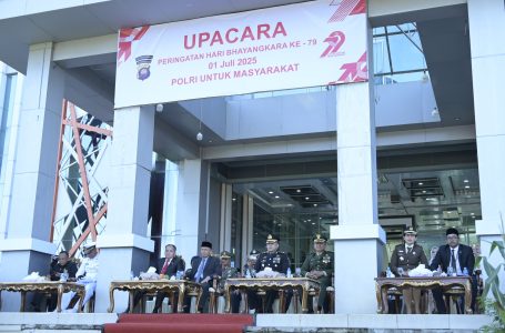 WAKIL KETUA I DPRD KETAPANG HADIRI UPACARA HUT BHAYANGKARA KE-79 TAHUN 2025