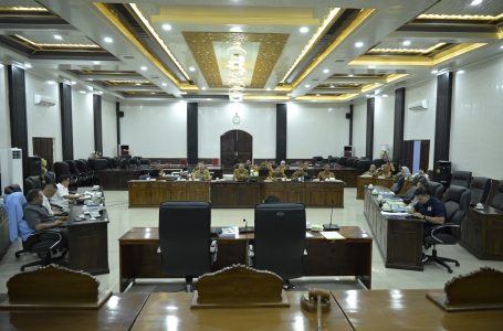 BANGGAR DPRD KETAPANG GELAR RAPAT KERJA LANJUTAN BERSAMA TAPD BAHAS KUA DAN PPAS PERUBAHAN TAHUN ANGGARAN 2025
