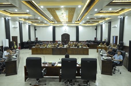 BANGGAR DPRD KETAPANG GELAR RAPAT KERJA BERSAMA TAPD BAHAS KUA DAN PPAS PERUBAHAN TAHUN ANGGARAN 2025