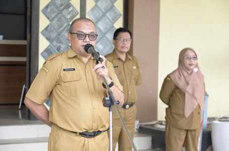ASN SEKRETARIAT DPRD KETAPANG KEMBALI LAKSANAKAN APEL PAGI RUTIN SEBAGAI WUJUD DISIPLIN DAN EVALUASI KINERJA