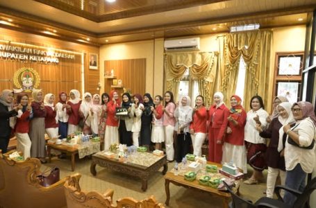 GATRIWARA DPRD KETAPANG GELAR SILATURAHMI DAN RAMAH TAMAH