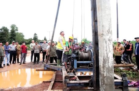 KETUA DPRD KETAPANG HADIRI LAUNCHING PEMBANGUNAN JALAN PELANG – KEPULUK: WUJUD GOTONG ROYONG MEMBANGUN DAERAH