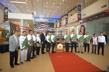 KETUA KOMISI III DPRD KETAPANG HADIRI PEMBUKAAN KEJUARAAN TINJU AMATIR DANDIM CUP 2025