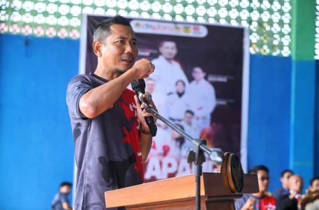 Kejuaraan Karate Piala Kemerdekaan FORKI Ketapang 2025 Resmi Dibuka di Lapangan Pelti