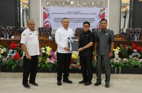 Bupati Sampaikan Nota Keuangan dan Raperda Tentang APBD T.A. 2026 di Paripurna DPRD