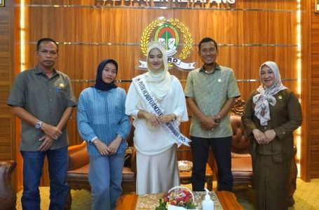 Ketua DPRD Ketapang Terima Silaturahmi Winner Putri Hijab Kalimantan Barat 2025