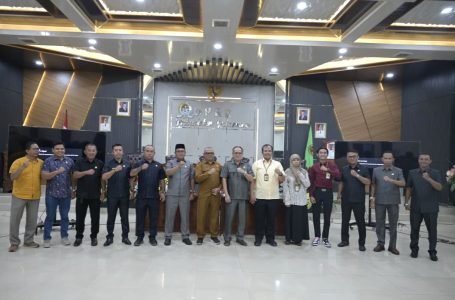 Pimpinan dan Anggota DPRD Hadiri Rapat Sosialisasi bersama KPP Pratama Ketapang terkait Tarif Perhitungan dan Penerapan Pajak PPh 21