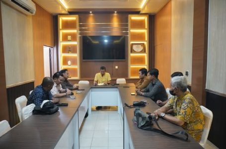 KETUA DPRD KETAPANG TERIMA AUDIENSI KOALISI WARTAWAN (KAWAN)