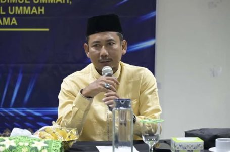KETUA DPRD KETAPANG SAMPAIKAN MATERI DALAM RAKOR MUI: KOMITMEN PERHATIKAN KEGIATAN KEAGAMAAN SEMUA UMAT BERAGAMA