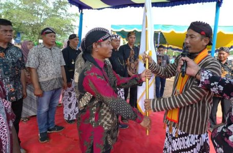 KETUA DPRD KETAPANG LANTIK PENGURUS PAGUYUBAN JAWA SUNGAI LAUR, TEGASKAN KOMITMEN JAGA HARMONI DAN KEBERSAMAAN