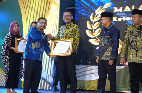 KETUA DPRD KETAPANG HADIRI MALAM PENGANUGERAHAN KETERBUKAAN INFORMASI BADAN PUBLIK SE-KALBAR 2025
