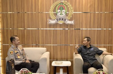 KAPOLRES KETAPANG BERSILATURAHMI DENGAN KETUA DPRD, PERKUAT SINERGI KEAMANAN DAN PEMBANGUNAN DAERAH