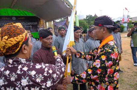 KETUA DPRD KETAPANG LANTIK PENGURUS PAGUYUBAN JAWA SUNGAI MELAYU RAYAK MASA BAKTI 2025–2030