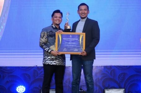 DPRD Ketapang Menerima Penghargaan Peran Aktif Media Sosial Untuk Keterbukaan Informasi Publik di AJK Award ke-6