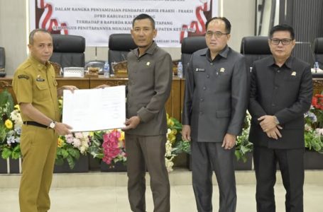 Tujuh Fraksi DPRD Sampaikan Pandangan Akhri Tentang Delapan Raperda