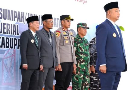 Ketua DPRD Ketapang Hadiri Pelantikan 163 Pejabat Administrator dan Pengawas Pemkab Ketapang