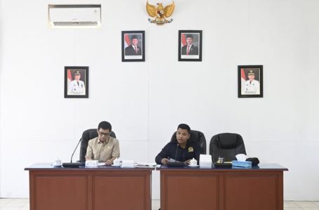 KOMISI II DPRD KABUPATEN KETAPANG RAPAT KERJA BAHAS TERKAIT PERMASALAHAN TENAGA KERJA DAN KOPERASI PERUSAHAAN