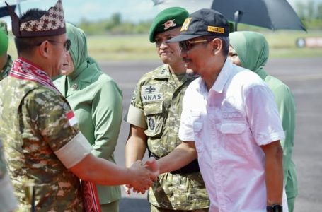 Ketua DPRD Ketapang Dampingi Penyambutan Pangdam XII/Tpr di Bandara Rahadi Oesman