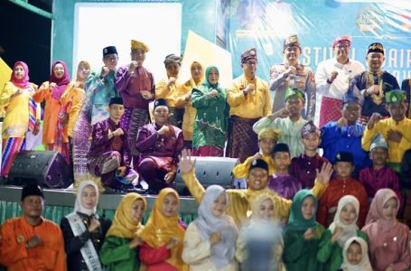 Ketua Komisi III DPRD Ketapang Hadiri Penutupan Festival Syair Gulung Tanah Kayong, Raih Rekor Dunia MURI
