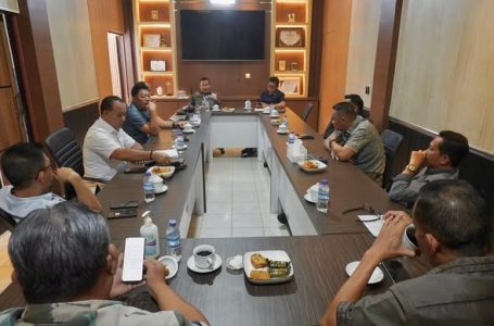 Banggar DPRD Ketapang Laksanakan Rapat Internal Bahas Raperda Pertanggungjawaban Pelaksanaan APBD TA 2025