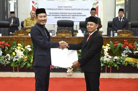 DPRD Kabupaten Ketapang menggelar Rapat Paripurna Pergantian Antar Waktu (PAW) Anggota DPRD Kabupaten Ketapang Sisa Masa Jabatan 2024-2029.