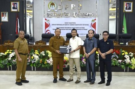 DPRD Ketapang Gelar Rapat Paripurna, Bupati Sampaikan Dua Raperda