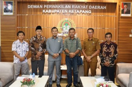 Ketua DPRD Ketapang Terima Aduan Warga SP7, Soroti Tiang PLN Patah dan Kabel Jatuh ke Tanah