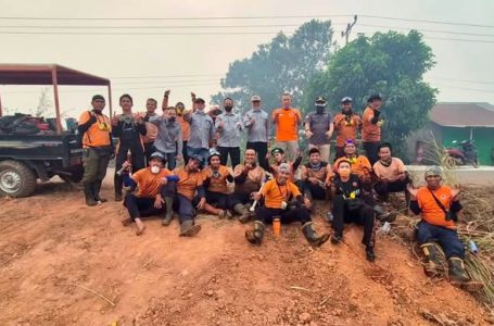 Komisi IV DPRD Ketapang Tinjau Penanganan Karhutla di Sungai Pelang, Salurkan Bantuan untuk Petugas