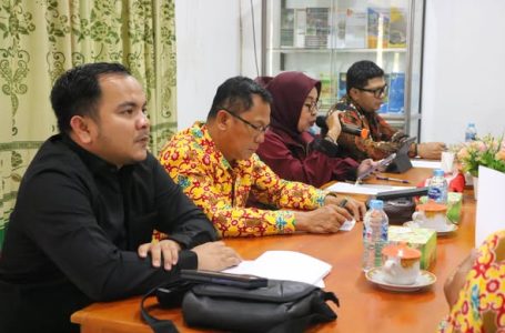 KETUA BAPEMPERDA DPRD KETAPANG SOSIALISASIKAN RAPERDA KEKAYAAN INTELEKTUAL BERSAMA KANWIL KEMENKUMHAM KALIMANTAN BARAT
