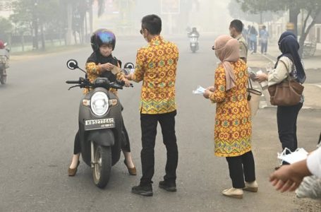 Sekretariat DPRD kabupaten Ketapang Kembali Bagikan Masker Gratis